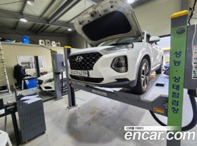 Hyundai Santafe Diesel 2,0 4WD Prestige — пробег 100 901 км — фото 1 из 2