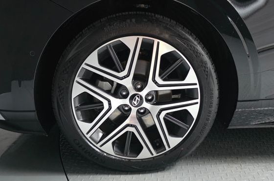 Hyundai Grandeur 2,5 Gasoline 2WD Exclusive — пробег 4 077 км — фото 5 из 5