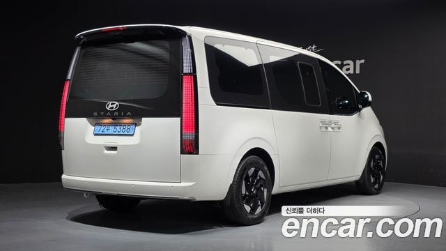Hyundai Staria EV Lounge 11-Seater Prestige — пробег 624 км — фото 2 из 5