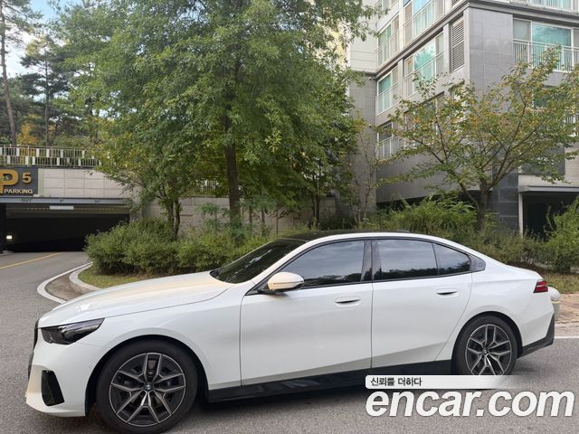 BMW 5-Series 520i M Sport — пробег 9 000 км — фото 5 из 5