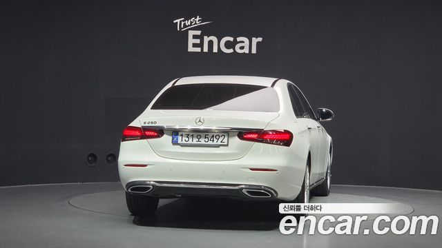 Mercedes-Benz E-Class из Кореи Encar
