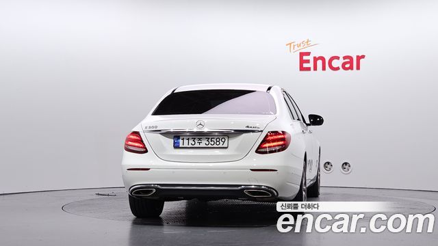 Mercedes-Benz E-Class E300 4MATIC Avnatgarde — пробег 83 724 км — фото 4 из 5