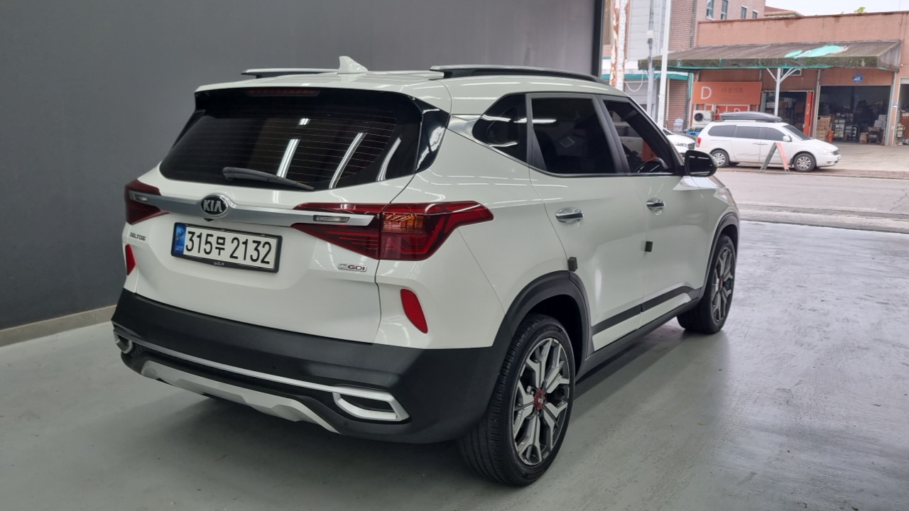 Kia Seltos из Кореи Encar