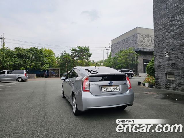 Toyota Prius 1.8 M — пробег 94 000 км — фото 4 из 5
