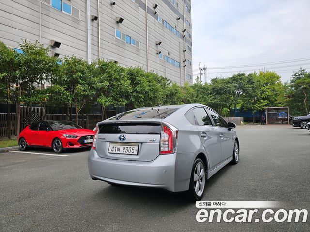 Toyota Prius 1.8 M — пробег 94 000 км — фото 5 из 5