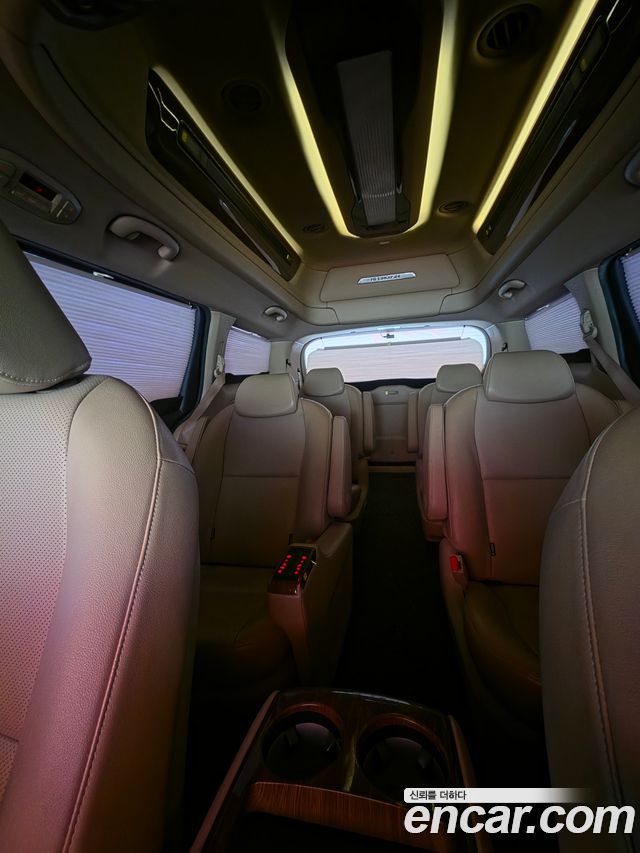 Kia Carnival 9-seater Hi-Limousine Prestige — пробег 150 669 км — фото 5 из 5