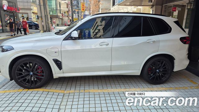 BMW X5 xDrive 50e M Sport — пробег 38 000 км — фото 5 из 5