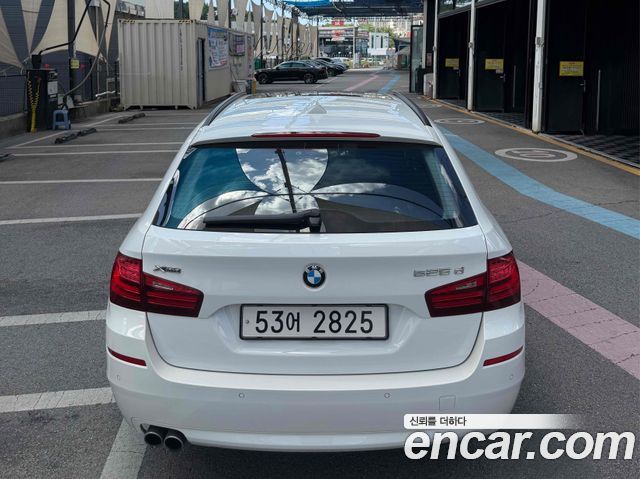 BMW 5-Series 525d xDrive Touring — пробег 79 500 км — фото 4 из 5