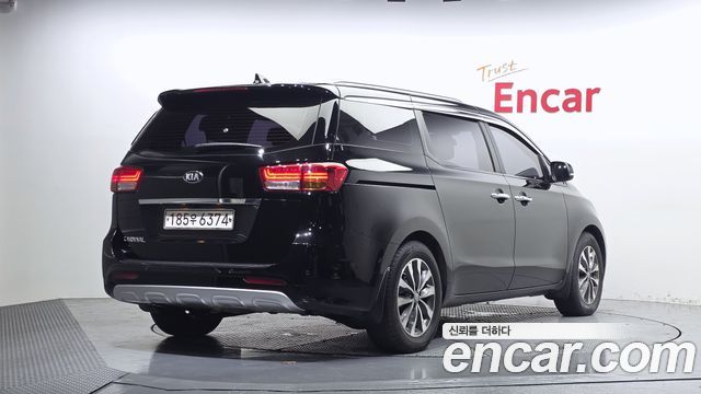Kia Carnival из Кореи Encar
