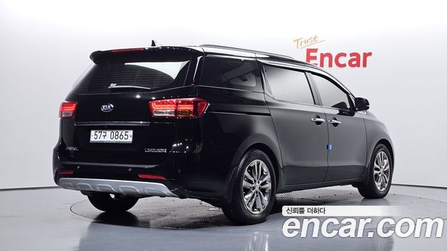 Kia Carnival Gasoline 7-seater Limousine President — пробег 90 013 км — фото 2 из 5
