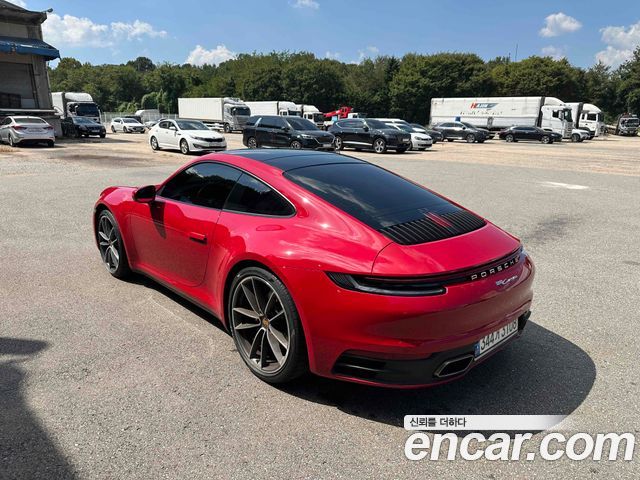 Porsche 911 Carrera — пробег 15 000 км — фото 2 из 5