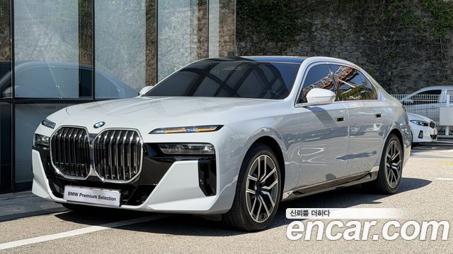 BMW 7-Series 740i xDrive M Sport — пробег 6 785 км — фото 1 из 5