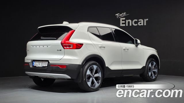 Volvo XC40 B4 Ultimate Bright — пробег 5 833 км — фото 2 из 5