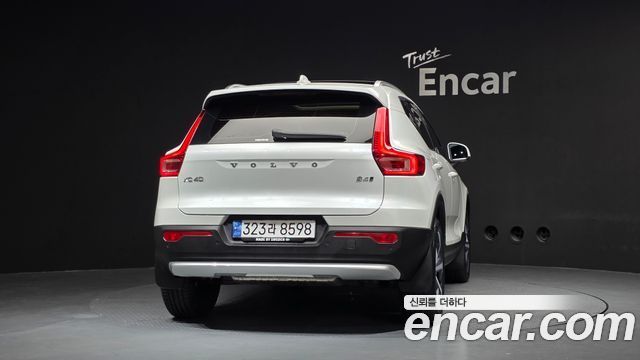 Volvo XC40 B4 Ultimate Bright — пробег 5 833 км — фото 4 из 5
