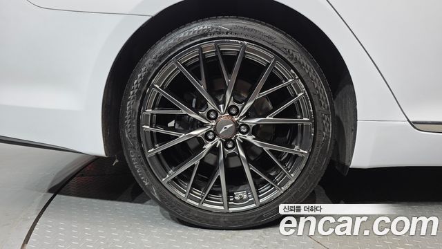 Hyundai Genesis из Кореи Encar