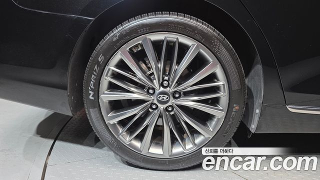 Hyundai Grandeur 2.2 Diesel Premium Special — пробег 177 267 км — фото 5 из 5