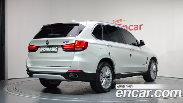 BMW X5 xDrive 30d — пробег 61 321 км — фото 2 из 5