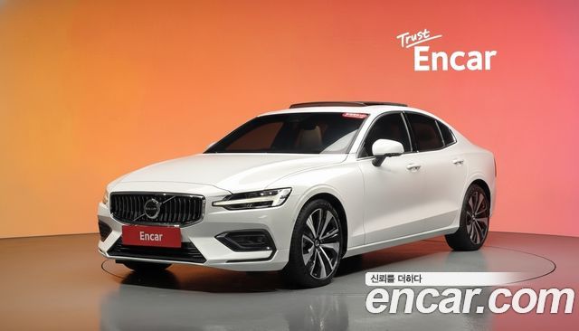 Volvo S60 B5 Ultimate Bright — пробег 30 660 км — фото 1 из 5