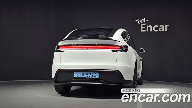 Tesla Model Y L Long Range AWD — пробег 290 км — фото 4 из 5