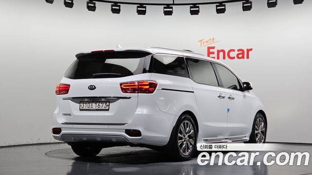 Kia Carnival из Кореи Encar