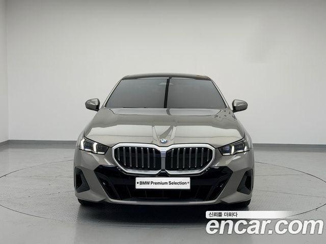 BMW 5-Series 530i xDrive M Sport — пробег 12 915 км — фото 2 из 5
