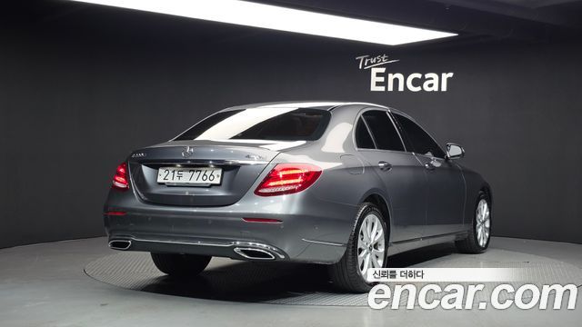 Mercedes-Benz E-Class E220d 4MATIC Exclusive — пробег 172 841 км — фото 2 из 5