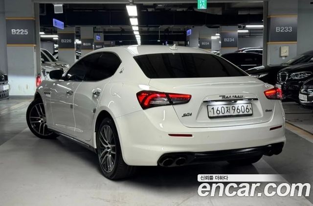 Maserati Ghibli из Кореи Encar