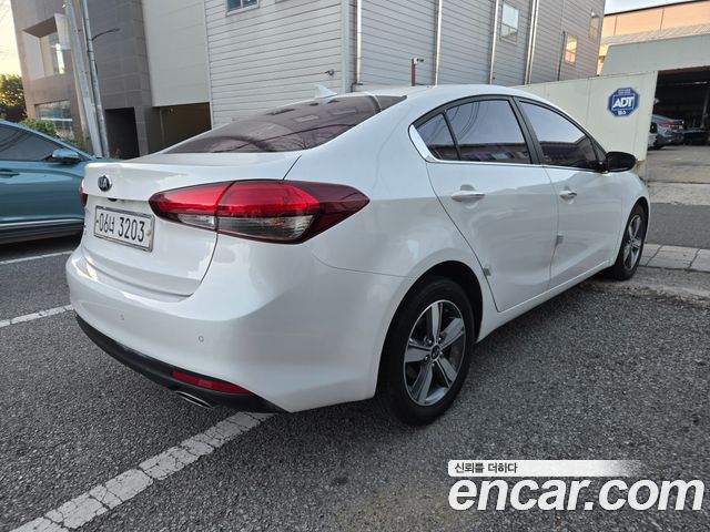 Kia K3 Trendy Style — пробег 102 000 км — фото 4 из 5