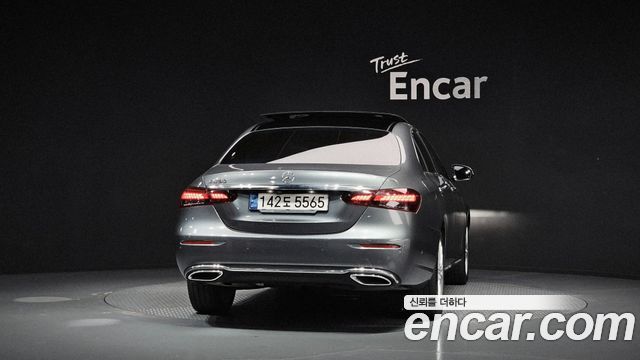 Mercedes-Benz E-Class из Кореи Encar