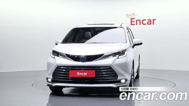 Toyota Sienna 2.5 Hybrid 2WD — пробег 36 443 км — фото 3 из 5