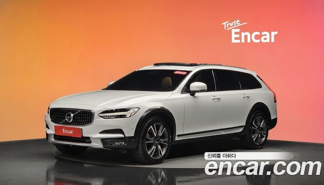 Volvo V90 D5 PRO AWD — пробег 60 387 км — фото 1 из 5