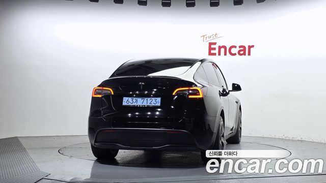 Tesla Model Y Standard Range RWD — пробег 53 028 км — фото 4 из 5