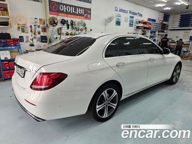 Mercedes-Benz E-Class E220d Avantgarde — пробег 124 300 км — фото 2 из 5