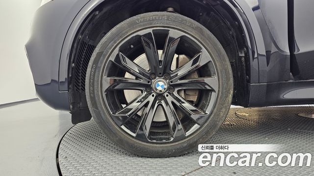 BMW X5 xDrive M50d — пробег 111 110 км — фото 5 из 5
