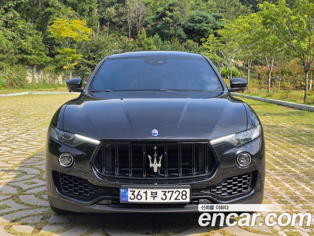 Maserati Levante из Кореи Encar