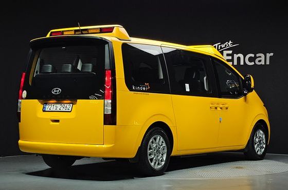 Hyundai Staria L3.5 Kinder Safety Car 11-Seater — пробег 17 181 км — фото 2 из 5