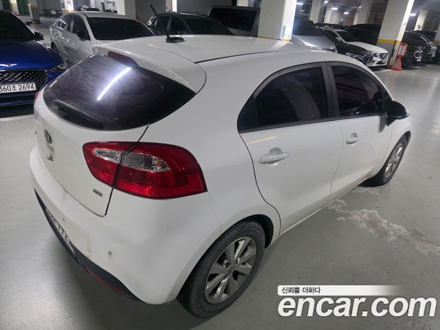 Kia pride 1.6 GDI Hatchback Luxury — пробег 309 788 км — фото 2 из 5