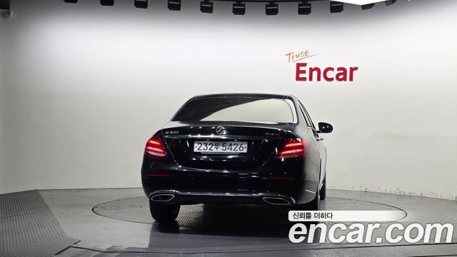 Mercedes-Benz E-Class E300 4MATIC Exclusive — пробег 148 065 км — фото 4 из 5