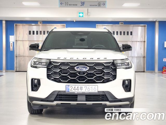 Ford Explorer 2.3 Platinum 4WD — пробег 45 138 км — фото 3 из 5