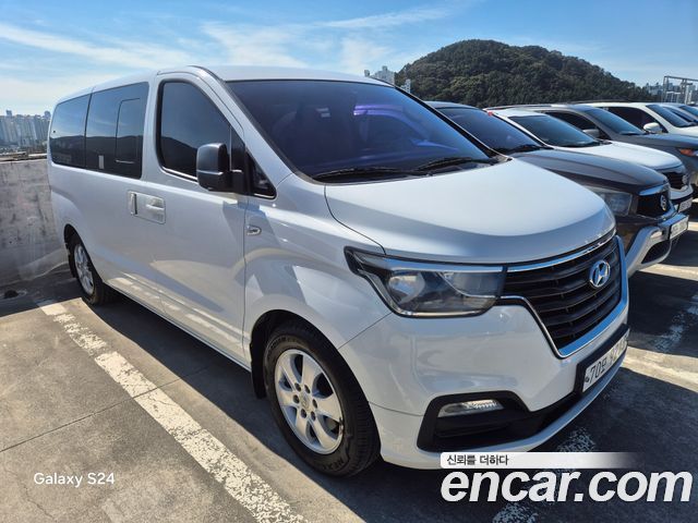 Hyundai Starex Wagon 11-Seater Smart — пробег 86 750 км — фото 2 из 5