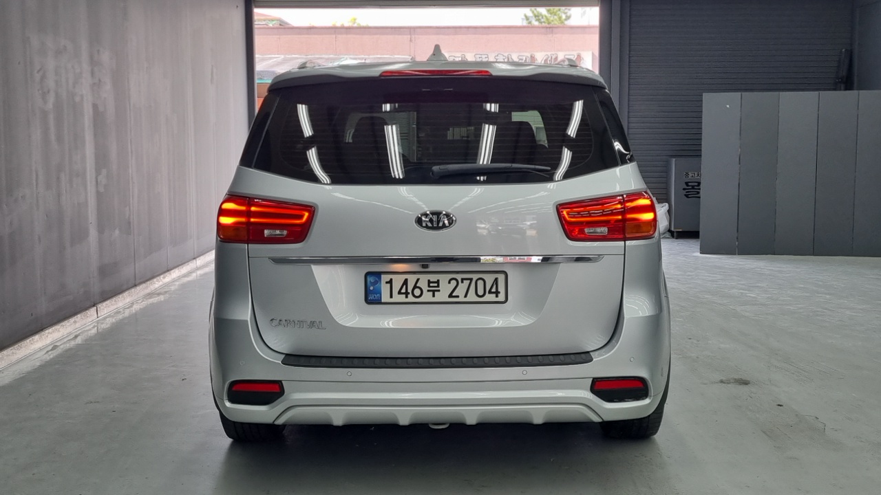Kia Carnival из Кореи Encar