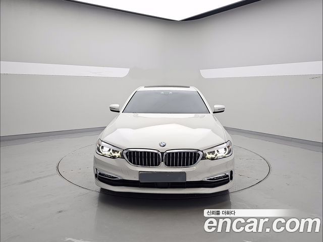 BMW 5-Series 520i Luxury — пробег 75 876 км — фото 3 из 5