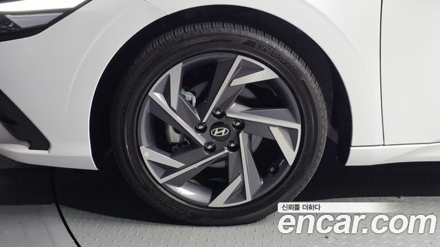 Hyundai AVANTE Inspiration — пробег 6 490 км — фото 5 из 5