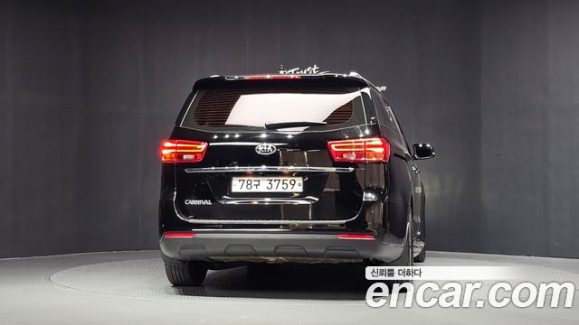 Kia Carnival из Кореи Encar