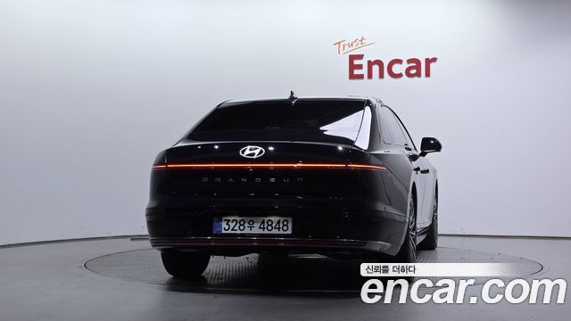 Hyundai Grandeur 3,5 Gasoline 4WD Calligraphy — пробег 13 777 км — фото 4 из 5