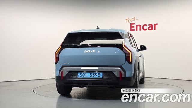Kia EV3 Long Range 2WD AIr — пробег 12 268 км — фото 4 из 5