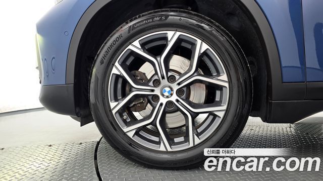 BMW X1 xDrive 20i xLine — пробег 42 581 км — фото 5 из 5