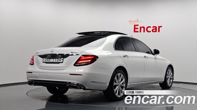 Mercedes-Benz E-Class E300 4MATIC Exclusive — пробег 89 054 км — фото 2 из 5