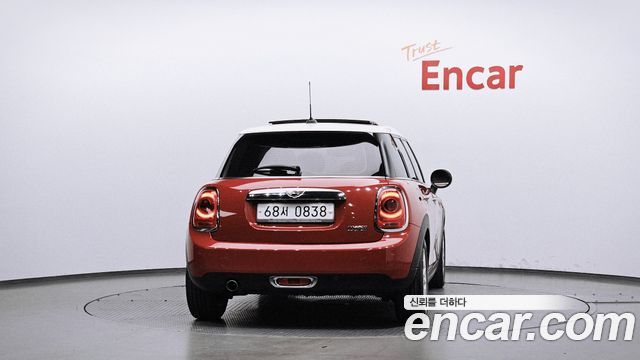 Mini Cooper 5Door HIGH 3rd — пробег 54 790 км — фото 4 из 5