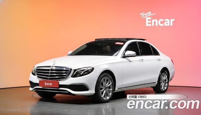 Mercedes-Benz E-Class E300 4MATIC Exclusive — пробег 107 031 км — фото 1 из 5